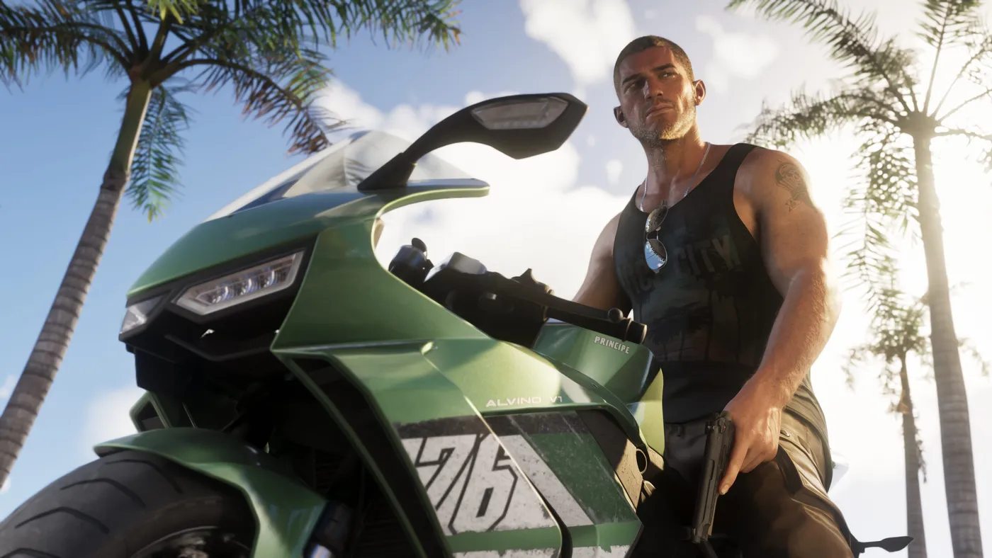 Jason ao lado de uma mota desportiva em GTA VI